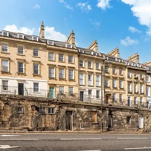 Pass The Keys Lovely 1 Bed Flat With Parking Close To The Centre Bath